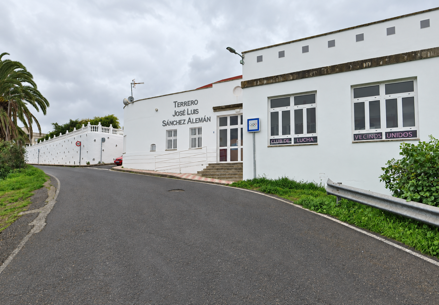 Exterior del terrero José Luis Sánchez Alemán en Rosales, Firgas